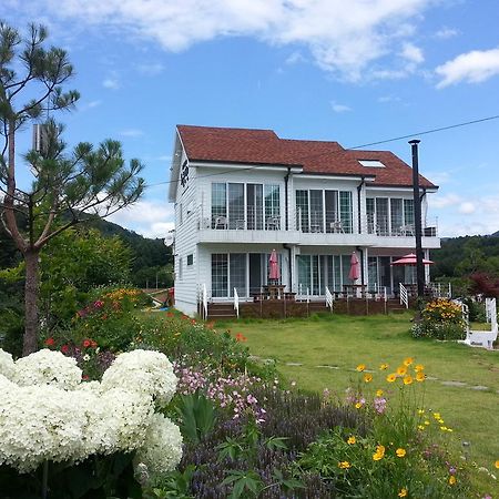 Walking Sky Pension Капхён Экстерьер фото