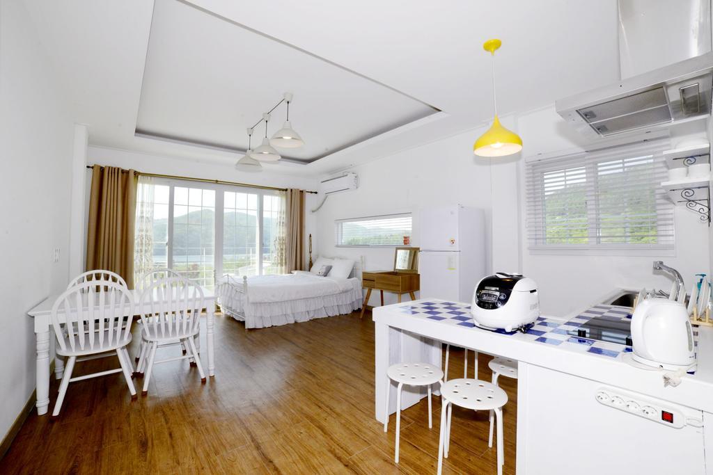 Walking Sky Pension Капхён Номер фото